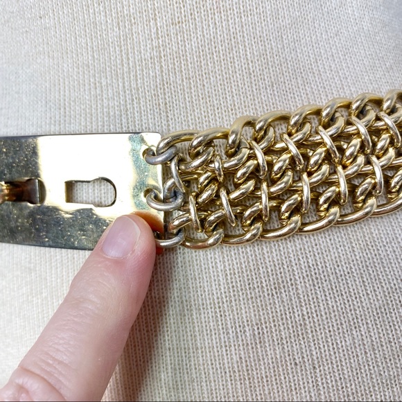 Vintage 80s gold tone metal chain belt - Picture 5 of 9